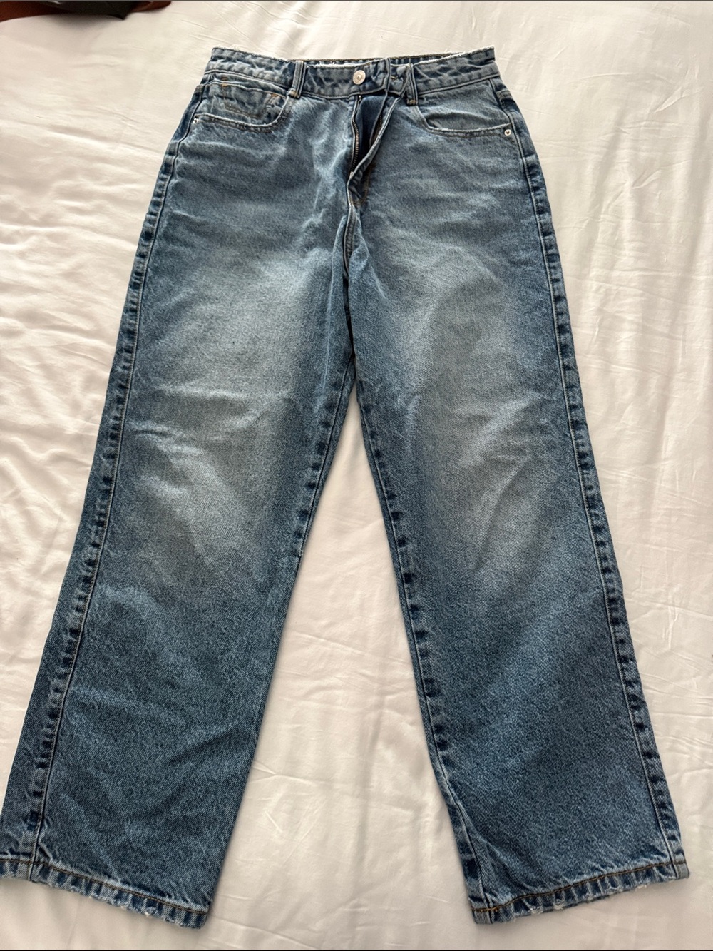 Zara Men's Relaxed Straight Jeans in Faded Blue